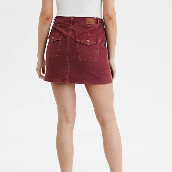 American Eagle Maroon Skirt - Picture 2 of 5